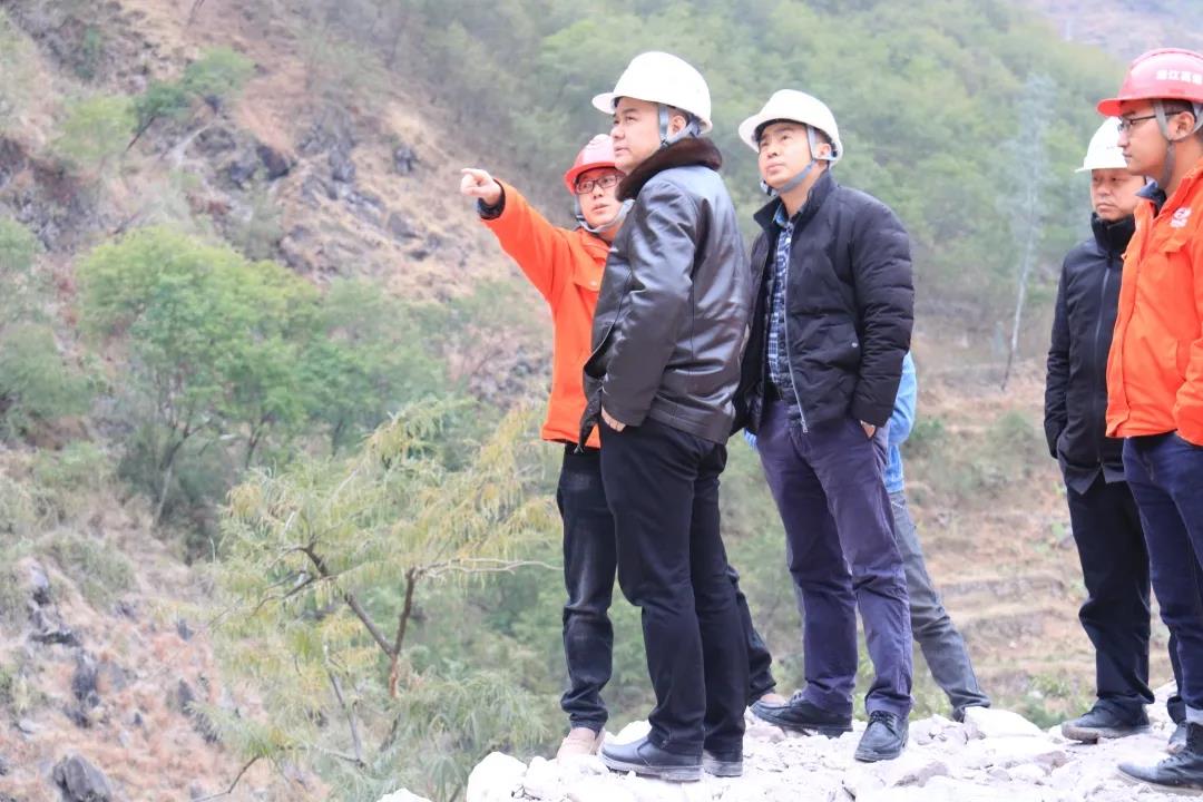 川交路橋黨委委員、董事、總工程師汪碧云赴沿江高速金寧段ZCB1-5項目檢查指導(dǎo)工作